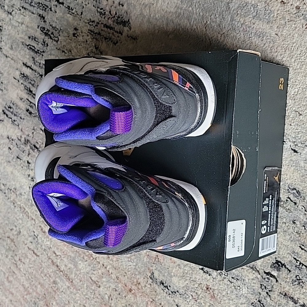 Retro Jordan 8 - Picture 2 of 3